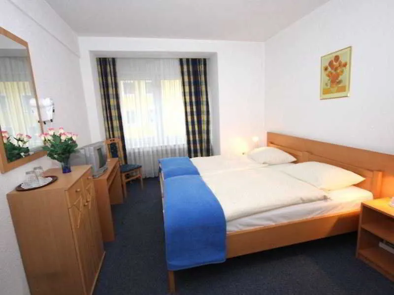 ***  Hotel Paris Dusseldorf Germany