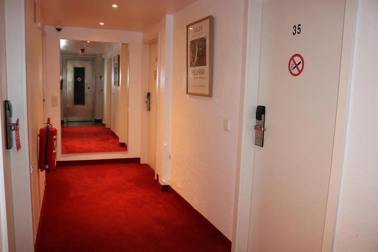 Hotel Paris Dusseldorf 3*,